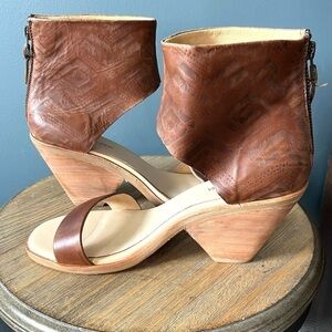 Koolaburra Peonie Heeled Sandals